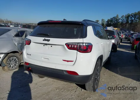 2024 Jeep Compass Trailhawk 4X4 z USA, uszkodzony, nr VIN 3C4NJDDN9RT144663